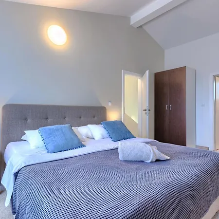 Augusta By Interhome Villa *