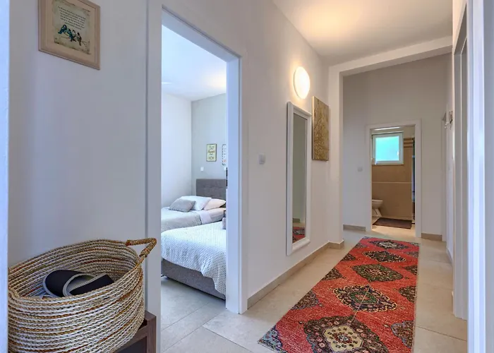 Villa Augusta By Interhome Tomisici